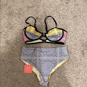 Kassia sea collection underwire Bandana Print Bikini Set medium nwt